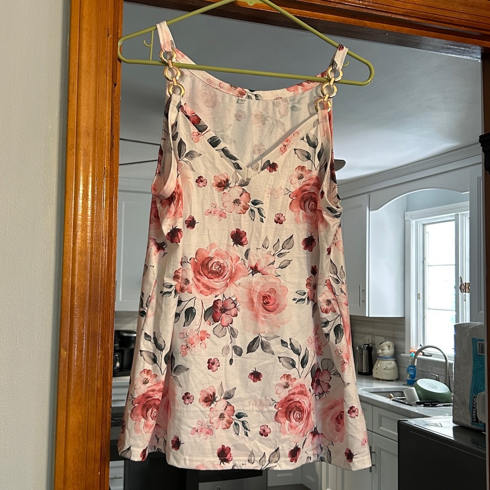 Floral Pink and White Sleeveless Top with Gold Rings